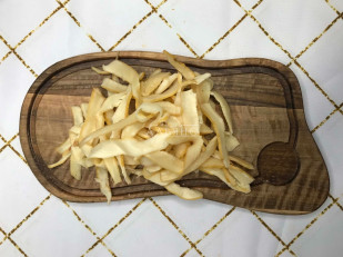 Креветка Черноморская (сушеная) (25гр): Кальмар полукольца