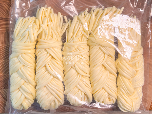Сырный продукт ФЕРМЕРСКИЙ коса белая в Новокузнецке